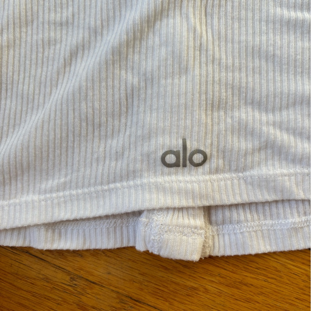ALO Yoga Ribbed Cropped Cardigan White - Picture 6 of 6